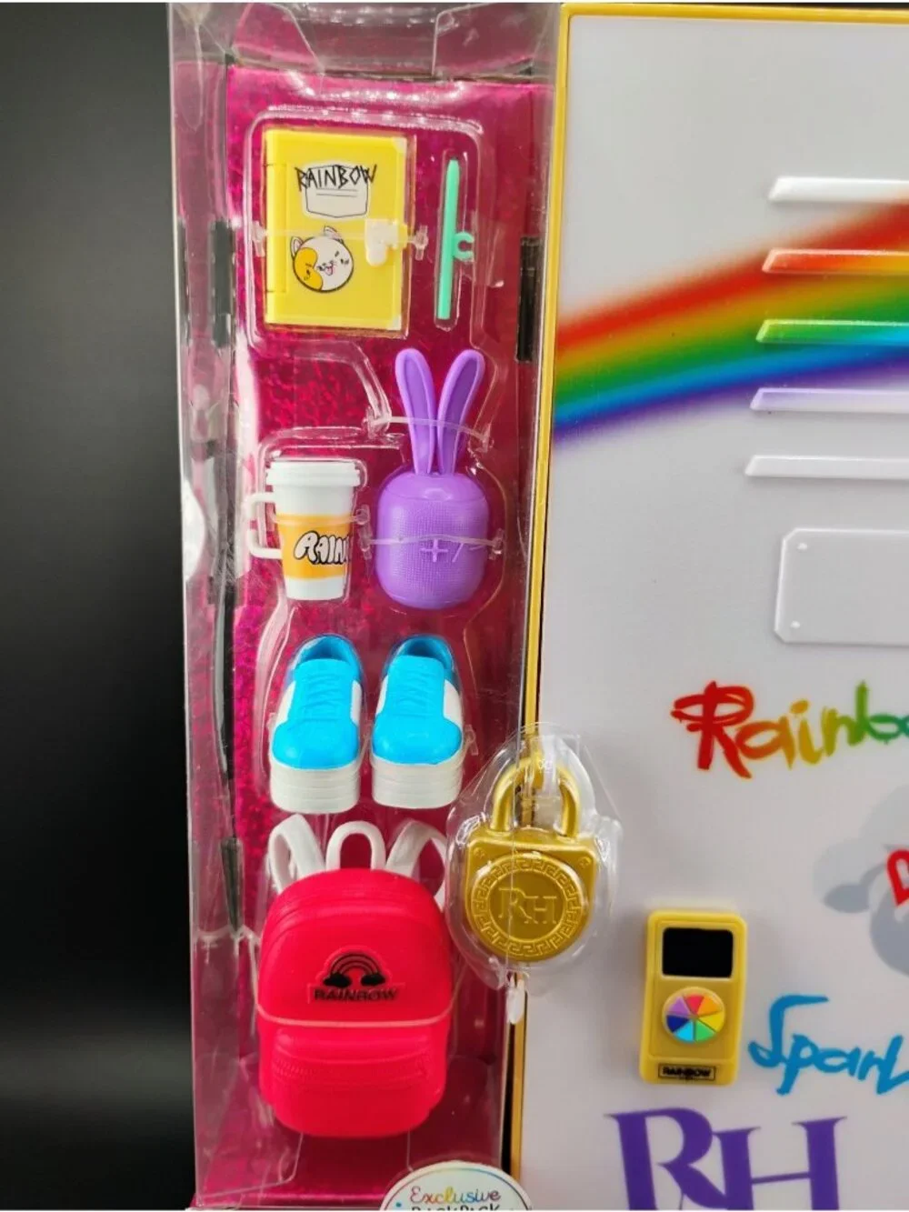 Rainbow High Design & Style Locker Playset With Accessories - Picture 3 of 8